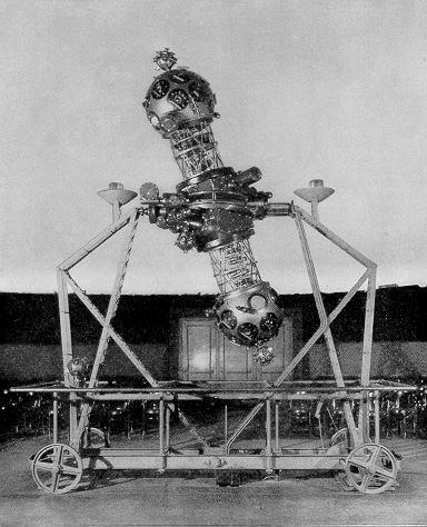 Photo of Zeiss II
 Planetarium Projector at the Adler Planetarium
 in 1933